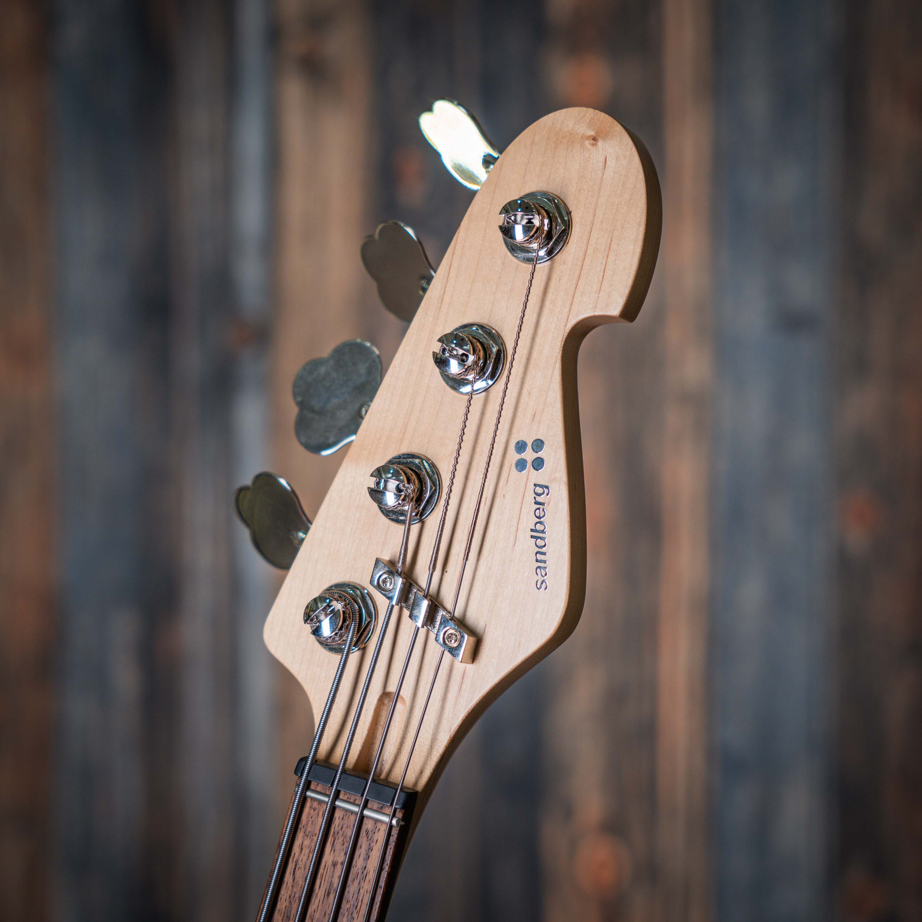 Sandberg Forty Eight Vintage White - Bajo Eléctrico | Gearhub 🌶️