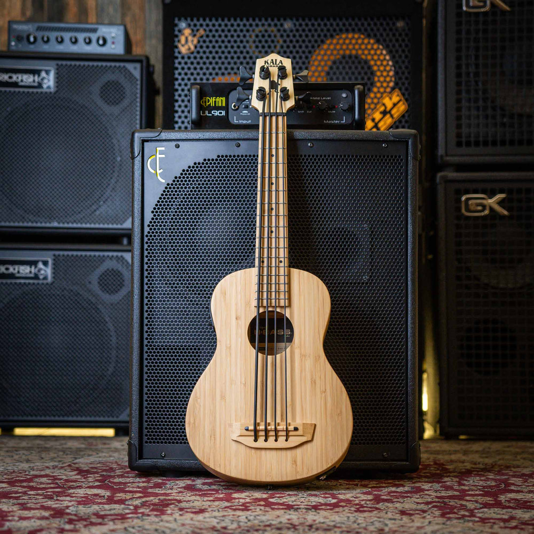 Ubass Kala Bamboo Bmb-Fs - Bajo Ukulele | El Ubass Kala Bamboo BMB-FS es la opción más sostenible para instrumentos musicales. Altamente renovable, el bambú se regenera rápidamente sin ser replantado, ¡a veces crece hasta tres pies por día! La veta recta