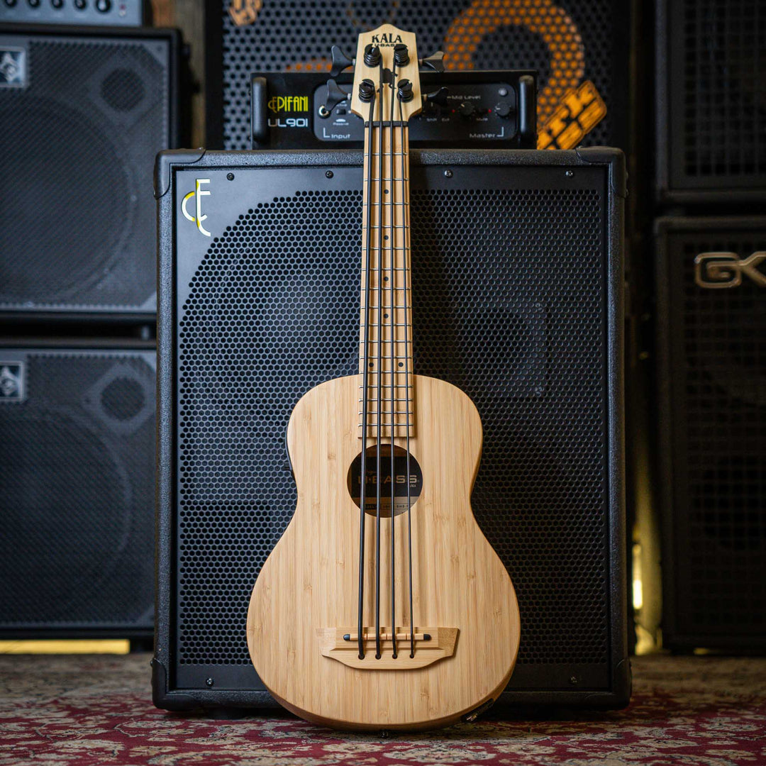 Ubass Kala Bamboo Bmb-Fs - Bajo Ukulele | El Ubass Kala Bamboo BMB-FS es la opción más sostenible para instrumentos musicales. Altamente renovable, el bambú se regenera rápidamente sin ser replantado, ¡a veces crece hasta tres pies por día! La veta recta