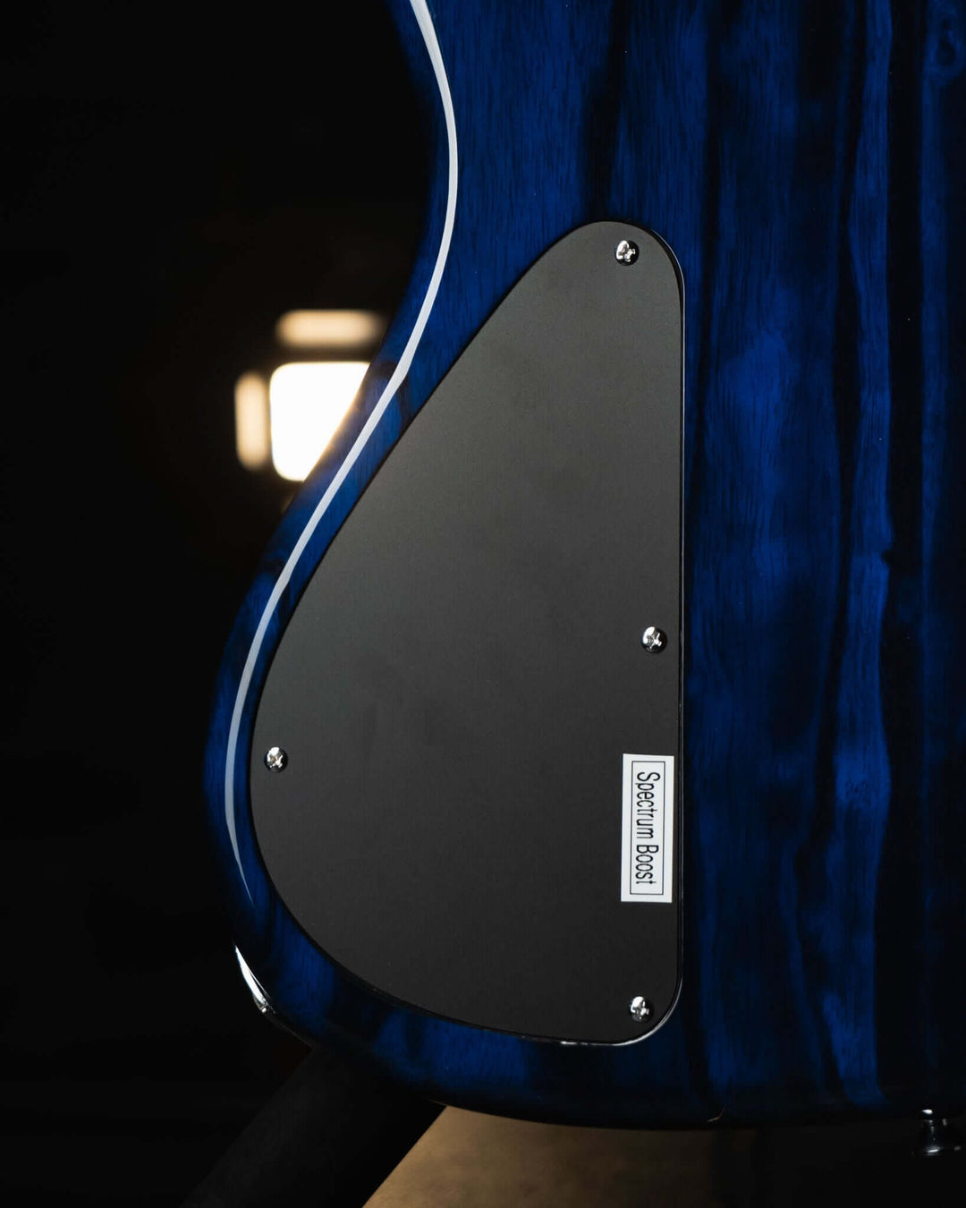 Atelier Z M265 ALL Transparent Blue NAMM Show 2025 - Bajo Eléctrico | Diseñados y construidos en Tokyo, Japón, la serie Magnitude de Atelier Z tiene un sonido característico y ortodoxo que se adapta a todos los estilos de música en donde se pueda desempeñ