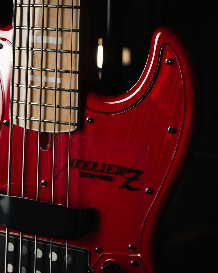 Atelier Z M265-JHJ Transparent Red 2025 - Bajo Eléctrico | Diseñados y construidos en Tokyo, Japón, la serie Magnitude de Atelier Z tiene un sonido característico y ortodoxo que se adapta a todos los estilos de música en donde se pueda desempeñar un jazz
