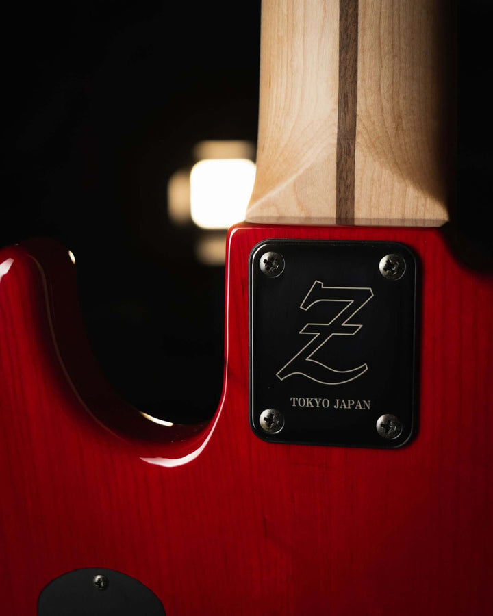 Atelier Z M265-JHJ Transparent Red 2025 - Bajo Eléctrico | Diseñados y construidos en Tokyo, Japón, la serie Magnitude de Atelier Z tiene un sonido característico y ortodoxo que se adapta a todos los estilos de música en donde se pueda desempeñar un jazz