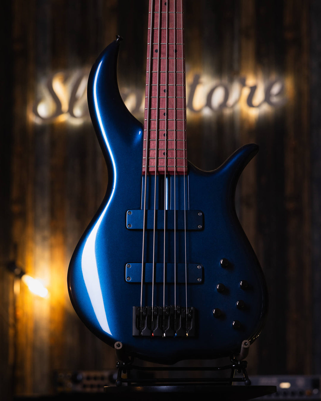 F Bass BN5 Iridescent Mermaid 2022 - Bajo Eléctrico | The BN series is the product of 40+ years of F Bass evolution. While it has roots stemming from the original Jazz Bass, it has slowly morphed into our signature sound, feel, and look. The BN series’ vo