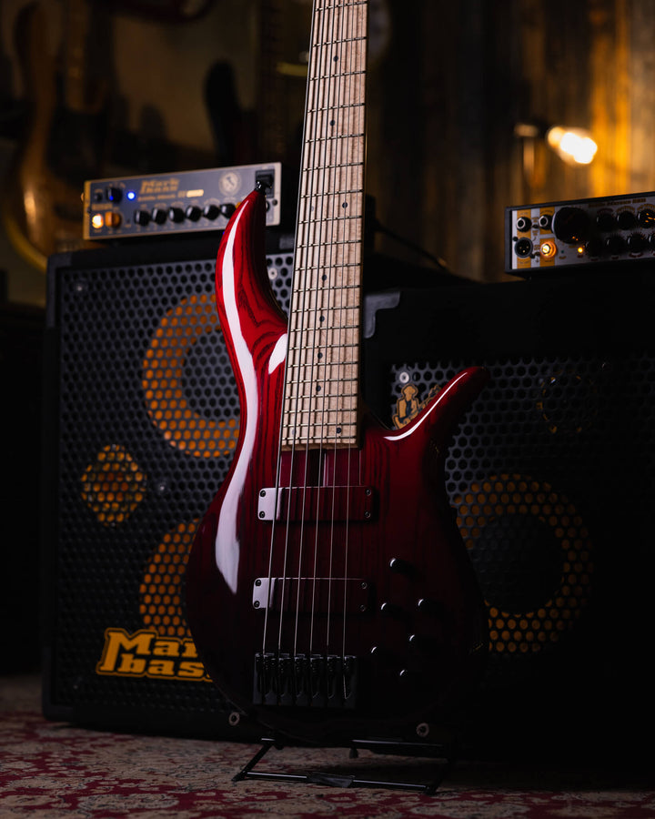 F Bass BN6 Trans Red Fade 2023 - Bajo Eléctrico | The BN series is the product of 40+ years of F Bass evolution. While it has roots stemming from the original Jazz Bass, it has slowly morphed into our signature sound, feel, and look. The BN series’ voice