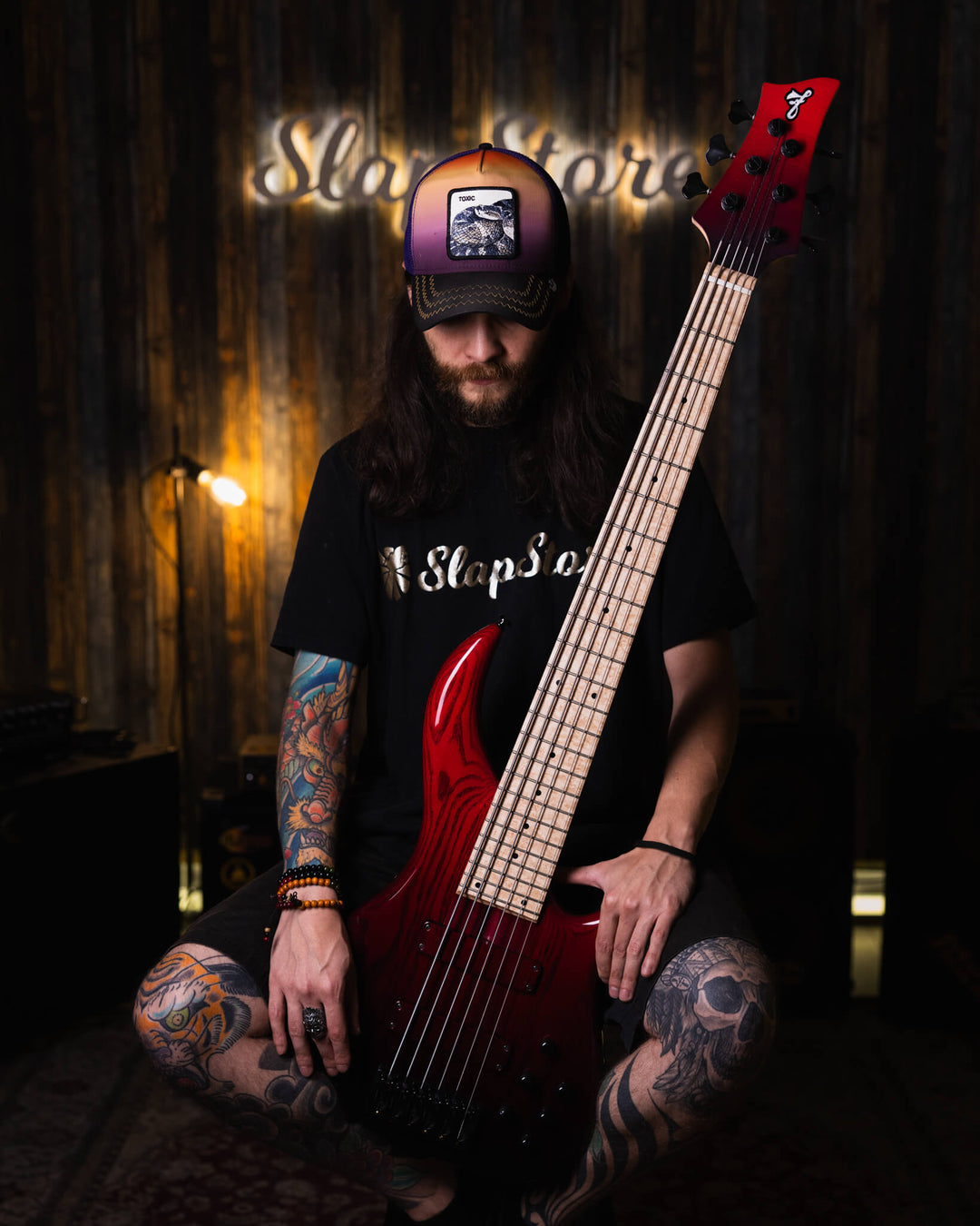 F Bass BN6 Trans Red Fade 2023 - Bajo Eléctrico | The BN series is the product of 40+ years of F Bass evolution. While it has roots stemming from the original Jazz Bass, it has slowly morphed into our signature sound, feel, and look. The BN series’ voice