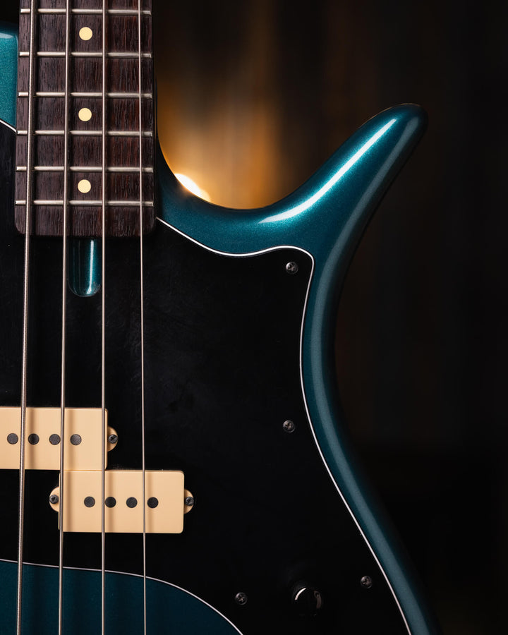 F Bass VF4 Petrol Blue Metallic 2020