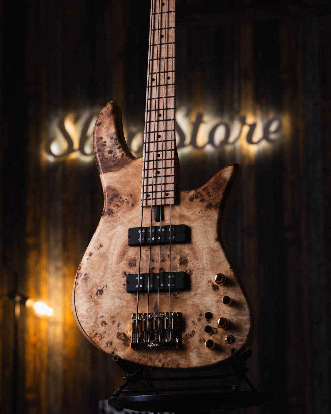 Fodera Emperor 4 Standard Special Poplar Burl End-2024 - Bajo Eléctrico | Cuerpo • Modelo: Emperor 4 Standard Special• Madera: Alder • Top: Poplar Burl• Terminación: Satin Brazo • Madera: 3 Piezas de Hard-Rock Maple• Perfil: Standard • Terminación: Satin