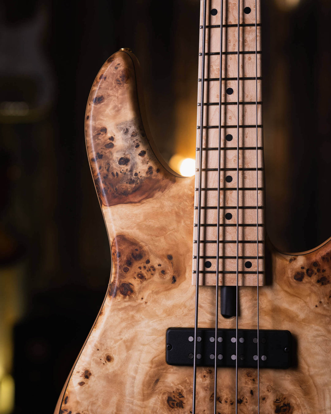 Fodera Emperor 4 Standard Special Poplar Burl End-2024 - Bajo Eléctrico | Cuerpo • Modelo: Emperor 4 Standard Special• Madera: Alder • Top: Poplar Burl• Terminación: Satin Brazo • Madera: 3 Piezas de Hard-Rock Maple• Perfil: Standard • Terminación: Satin