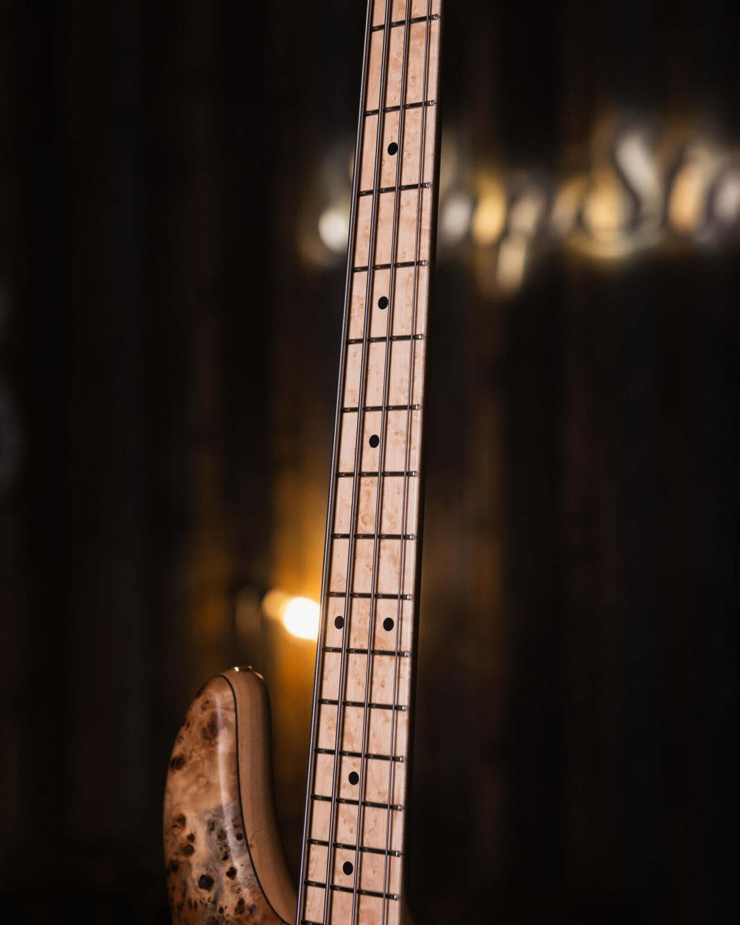 Fodera Emperor 4 Standard Special Poplar Burl End-2024 - Bajo Eléctrico | Cuerpo • Modelo: Emperor 4 Standard Special• Madera: Alder • Top: Poplar Burl• Terminación: Satin Brazo • Madera: 3 Piezas de Hard-Rock Maple• Perfil: Standard • Terminación: Satin