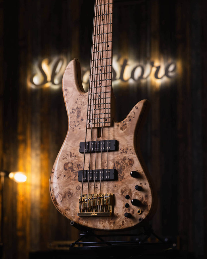 Fodera Emperor 5 Standard Special Poplar Burl 2023 - Bajo Eléctrico | Cuerpo • Modelo: Emperor • Madera: Alder • Top: Poplar Burl • Terminación: Matte Brazo • Madera: 3 Piezas de Hard-Rock Maple• Perfil: Regular• Terminación: Satin • Espaciado: 17.5 mm• E