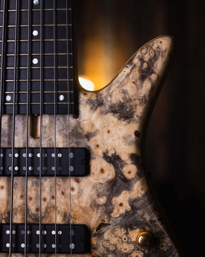 Fodera Emperor 6 Standard Special Buckeye Burl 2018 - Bajo Eléctrico | Cuerpo • Modelo: Emperor 6 Standard Special• Madera: Ash • Top: Buckeye Burl• Terminación: Satin Brazo • Madera: 3 Piezas de Hard-Rock Maple• Perfil: Standard • Terminación: Satin • Es