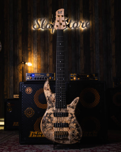 Fodera Emperor 6 Standard Special Buckeye Burl 2018 - Bajo Eléctrico | Cuerpo • Modelo: Emperor 6 Standard Special• Madera: Ash • Top: Buckeye Burl• Terminación: Satin Brazo • Madera: 3 Piezas de Hard-Rock Maple• Perfil: Standard • Terminación: Satin • Es