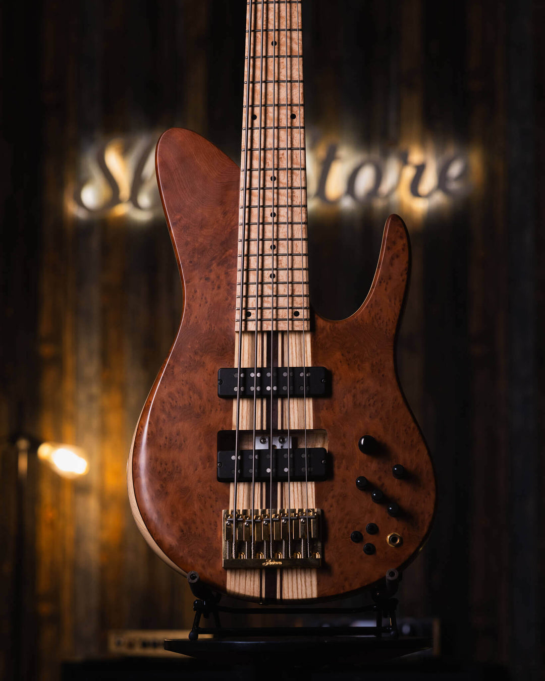Fodera Imperial II 5 Elite Redwood Burl 2021 - Bajo Eléctrico | Cuerpo • Modelo: Imperial II• Madera: Ash w/ Flamed Maple Tone-Block • Top: Redwood Burl • Terminación: Satin Brazo • Madera: 5-Pieces Ash w/ Wenge stripes• Perfil: Regular• Terminación: Sati