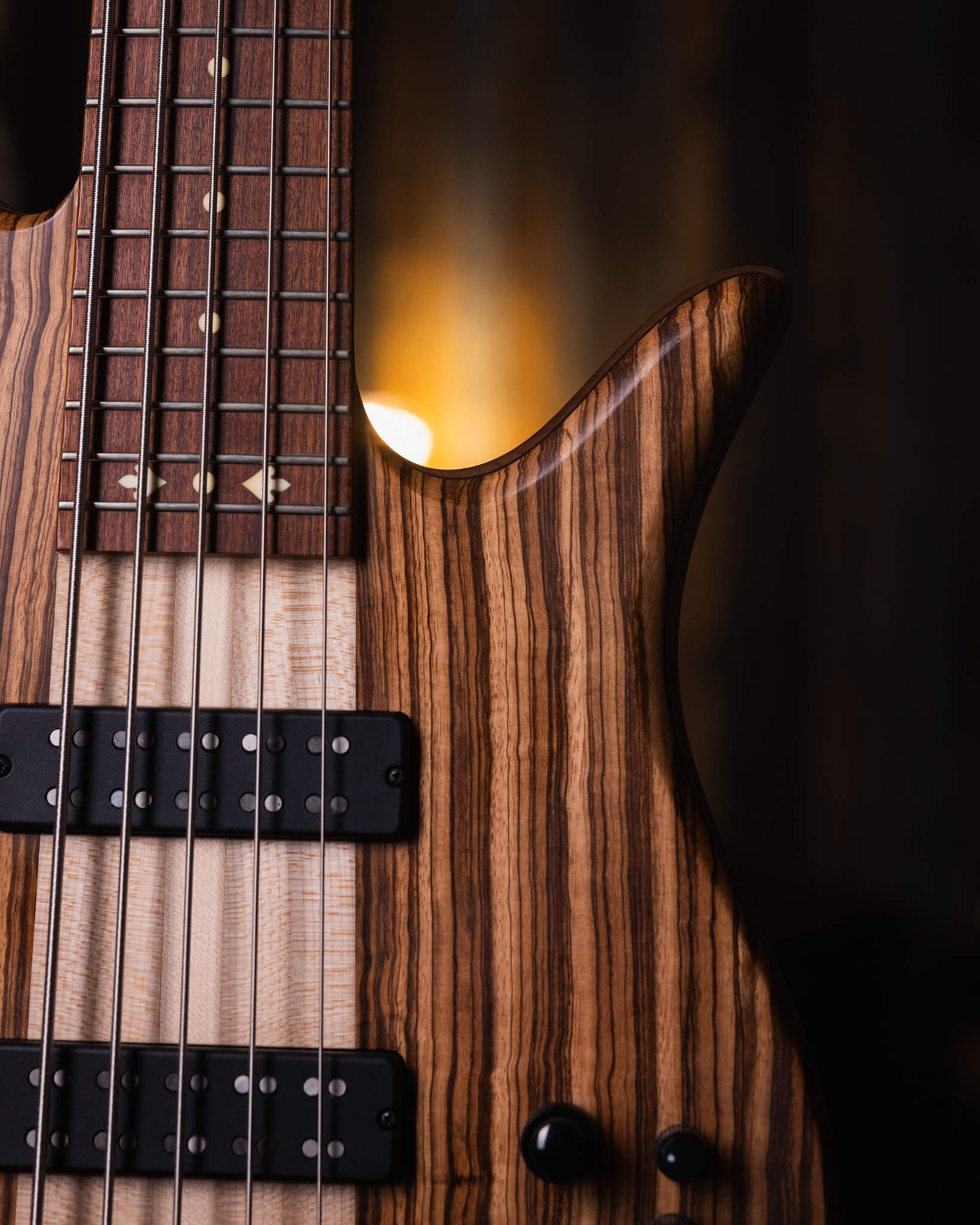 Fodera Monarch 5 Elite 38th Anniversary Zebrawood 2022  - Bajo Eléctrico