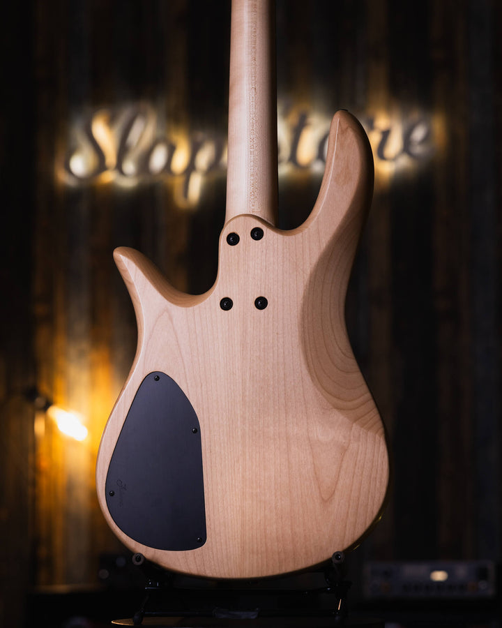 Fodera Yin Yang 4 Standard 2020 - Bajo Eléctrico | Cuerpo • Modelo: Monarch• Madera: Alder• Terminación: Satin Brazo • Madera: 3 Piezas de Hard-Rock Maple• Perfil: “C”• Terminación: Satin • Espaciado: 19 mm• Escala: 34” • Nuez: Bronce Diapasón • Madera: E