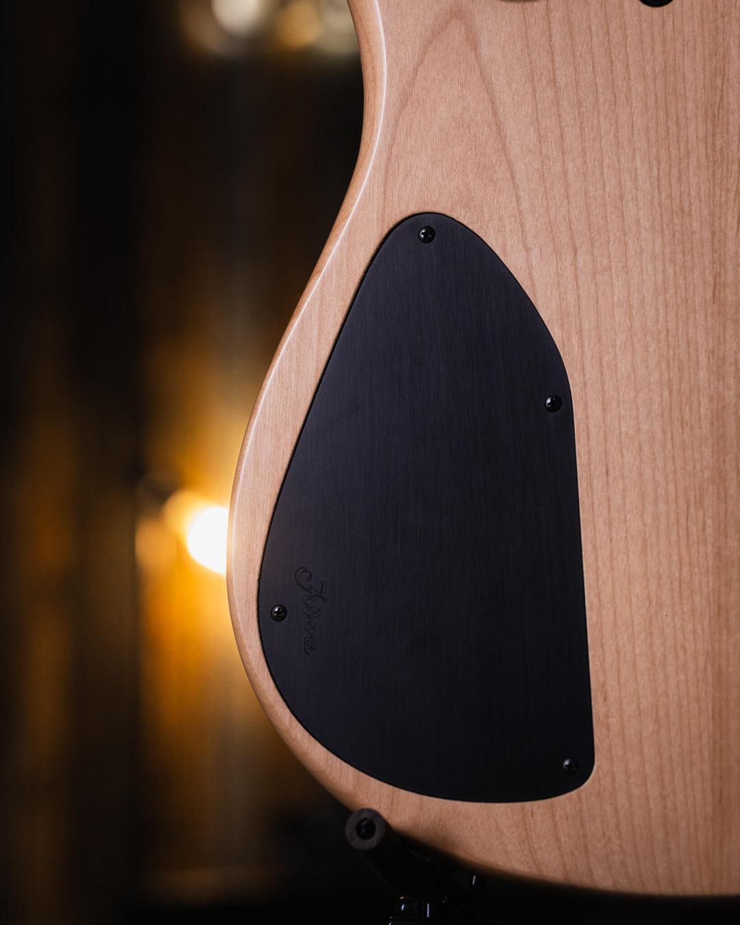 Fodera Yin Yang 4 Standard 2020 - Bajo Eléctrico | Cuerpo • Modelo: Monarch• Madera: Alder• Terminación: Satin Brazo • Madera: 3 Piezas de Hard-Rock Maple• Perfil: “C”• Terminación: Satin • Espaciado: 19 mm• Escala: 34” • Nuez: Bronce Diapasón • Madera: E