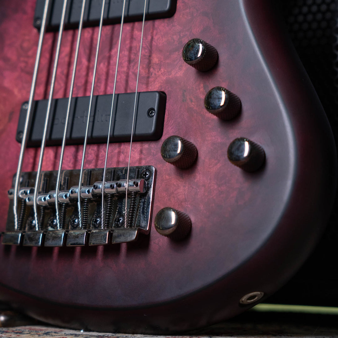 MTD Kingston Andrew Gouche Signature 6 - Bajo Eléctrico | Michael Tobias y el legendario bajista Andrew Gouche trabajaron juntos para crear el MTD Kingston AG, un bajo asombroso con muchas características personalizadas que fueron seleccionadas personalme