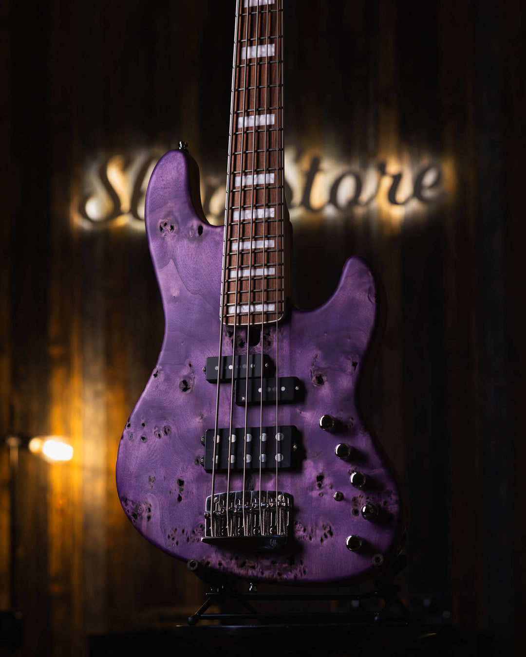 Mayones Jabba 5 Malaman Antique Violet Raw 2023 - Bajo Eléctrico | Explora todo el carácter y precisión del Mayones Jabba 5 Federico Malaman Signature, un bajo de cinco cuerdas desarrollado en colaboración con el reconocido bajista italiano Federico Malam