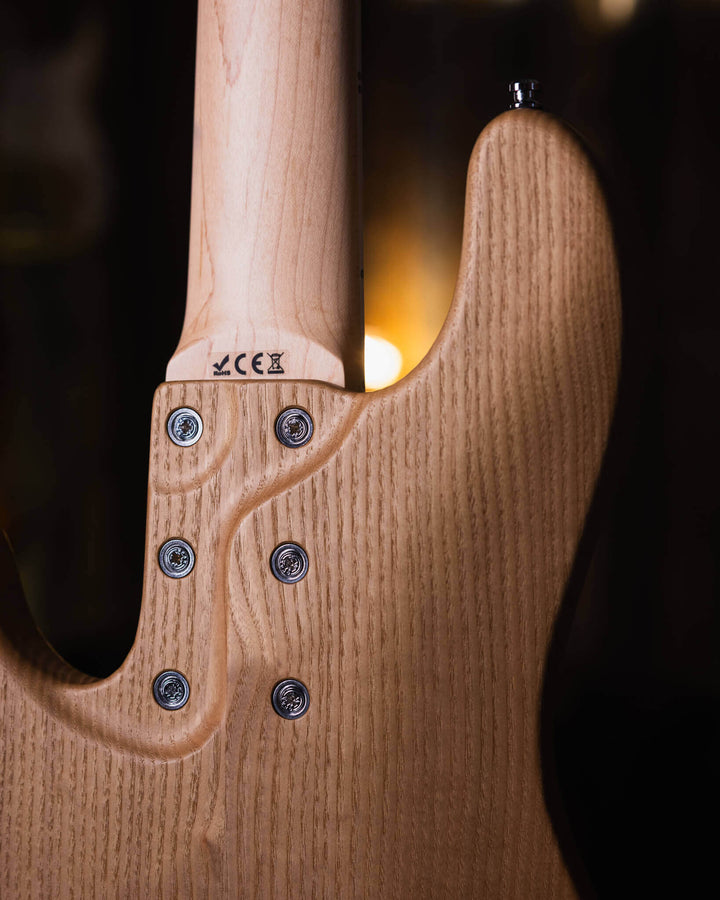 Mayones Jabba 5 Malaman Antique Violet Raw 2023 - Bajo Eléctrico | Explora todo el carácter y precisión del Mayones Jabba 5 Federico Malaman Signature, un bajo de cinco cuerdas desarrollado en colaboración con el reconocido bajista italiano Federico Malam