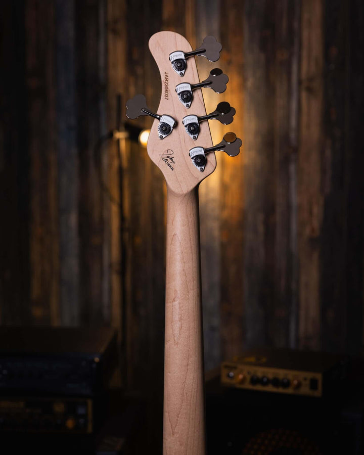 Mayones Jabba 5 Malaman Antique Violet Raw 2023 - Bajo Eléctrico | Explora todo el carácter y precisión del Mayones Jabba 5 Federico Malaman Signature, un bajo de cinco cuerdas desarrollado en colaboración con el reconocido bajista italiano Federico Malam