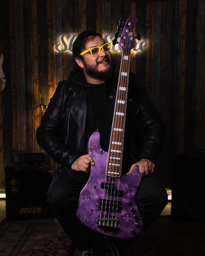 Mayones Jabba 5 Malaman Antique Violet Raw 2023 - Bajo Eléctrico | Explora todo el carácter y precisión del Mayones Jabba 5 Federico Malaman Signature, un bajo de cinco cuerdas desarrollado en colaboración con el reconocido bajista italiano Federico Malam