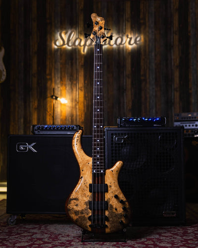 Mayones Patriot 4 Classic Buckeye Burl 2015 - Bajo Eléctrico | Cuerpo • Modelo: Patriot • Madera: Mahogany• Top: Buckeye Burl • Terminación: Trans Natural Gloss Brazo • Madera: Wenge-Padouk / 5ply• Perfil: “C”• Terminación: Trans Natural Gloss• Espaciado: