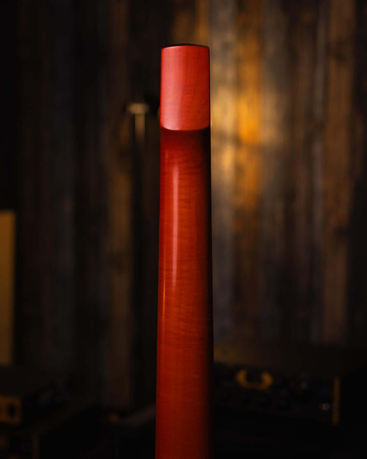 NS Design CR5 Radius Amber w/ Electric Piezo 2014 - Bajo Eléctrico | Meticulosamente elaborado en República Checa, el CR5 Radius Bass incorpora una amplia experiencia, la visión y la brillantez del diseño que sólo Ned Steinberger puede aportar a la creaci