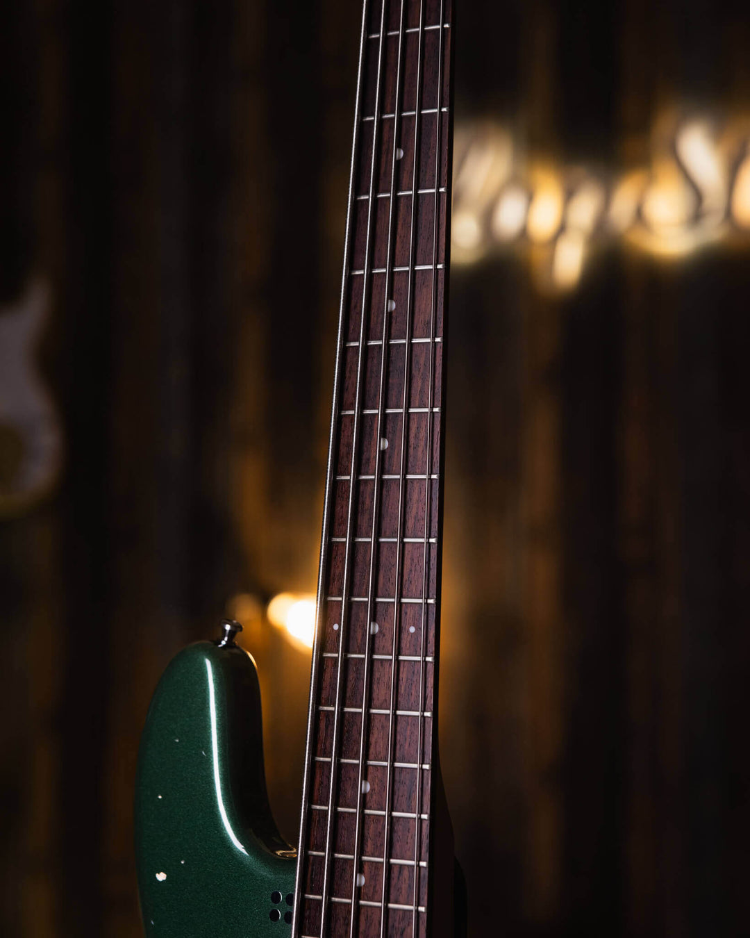 Sandberg California TM5 British Racing Green 2023 - Bajo Eléctrico | Cuerpo • Modelo: California TM• Madera: Alder• Terminación: Poly Gloss, British Racing Green Brazo • Madera: Canadian Hardrock Maple• Perfil: "C"• Terminación: Gloss• Espaciado: 19 mm• E