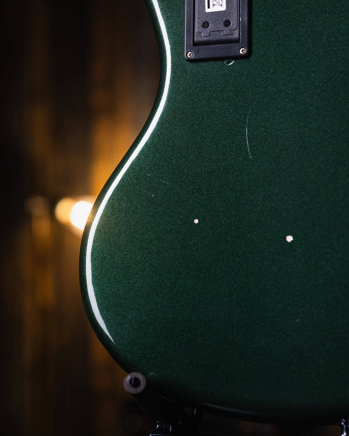 Sandberg California TM5 British Racing Green 2023 - Bajo Eléctrico | Cuerpo • Modelo: California TM• Madera: Alder• Terminación: Poly Gloss, British Racing Green Brazo • Madera: Canadian Hardrock Maple• Perfil: "C"• Terminación: Gloss• Espaciado: 19 mm• E