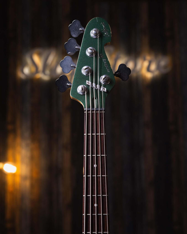 Sandberg California TM5 British Racing Green 2023 - Bajo Eléctrico | Cuerpo • Modelo: California TM• Madera: Alder• Terminación: Poly Gloss, British Racing Green Brazo • Madera: Canadian Hardrock Maple• Perfil: "C"• Terminación: Gloss• Espaciado: 19 mm• E