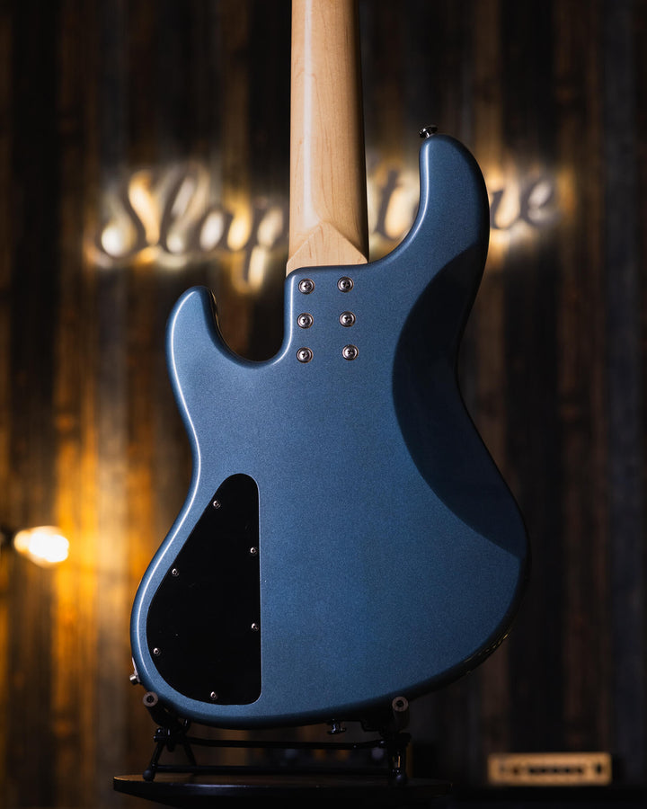 Soame H524 Lake Placid Blue 2018 - Bajo Eléctrico | Estos increíbles bajos toman todo lo bueno de modelos clásicos y le integran todas las mejoras que se han creado con el tiempo, detalles cómo sus necks encastrados a 6 tornillos, puente de alta masa y si