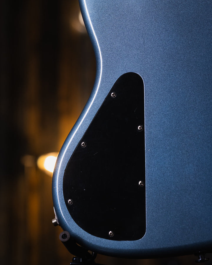 Soame H524 Lake Placid Blue 2018 - Bajo Eléctrico | Estos increíbles bajos toman todo lo bueno de modelos clásicos y le integran todas las mejoras que se han creado con el tiempo, detalles cómo sus necks encastrados a 6 tornillos, puente de alta masa y si