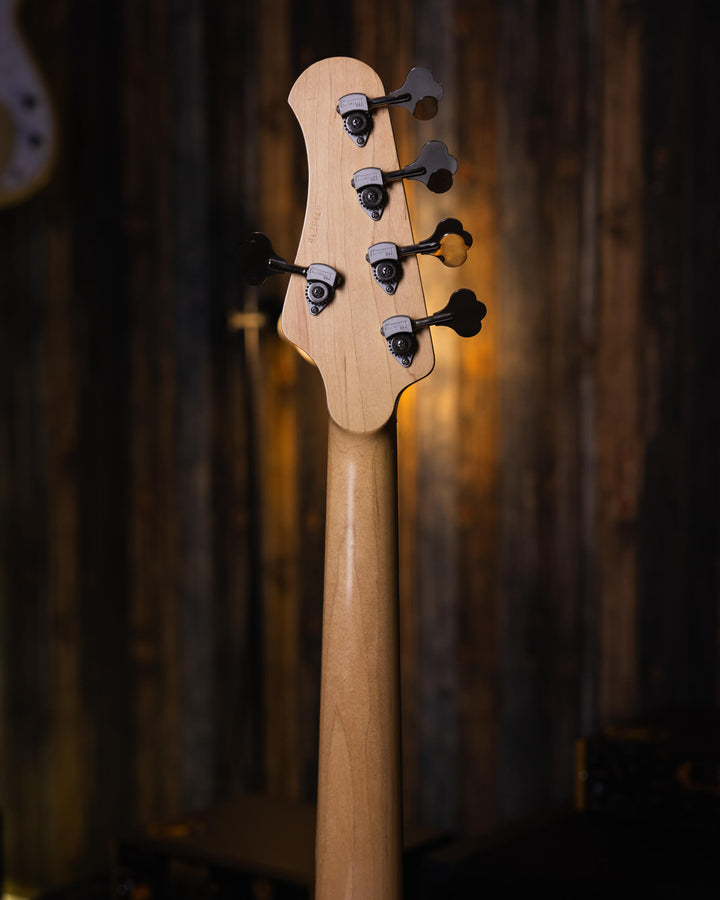 Soame H524 Lake Placid Blue 2018 - Bajo Eléctrico | Estos increíbles bajos toman todo lo bueno de modelos clásicos y le integran todas las mejoras que se han creado con el tiempo, detalles cómo sus necks encastrados a 6 tornillos, puente de alta masa y si