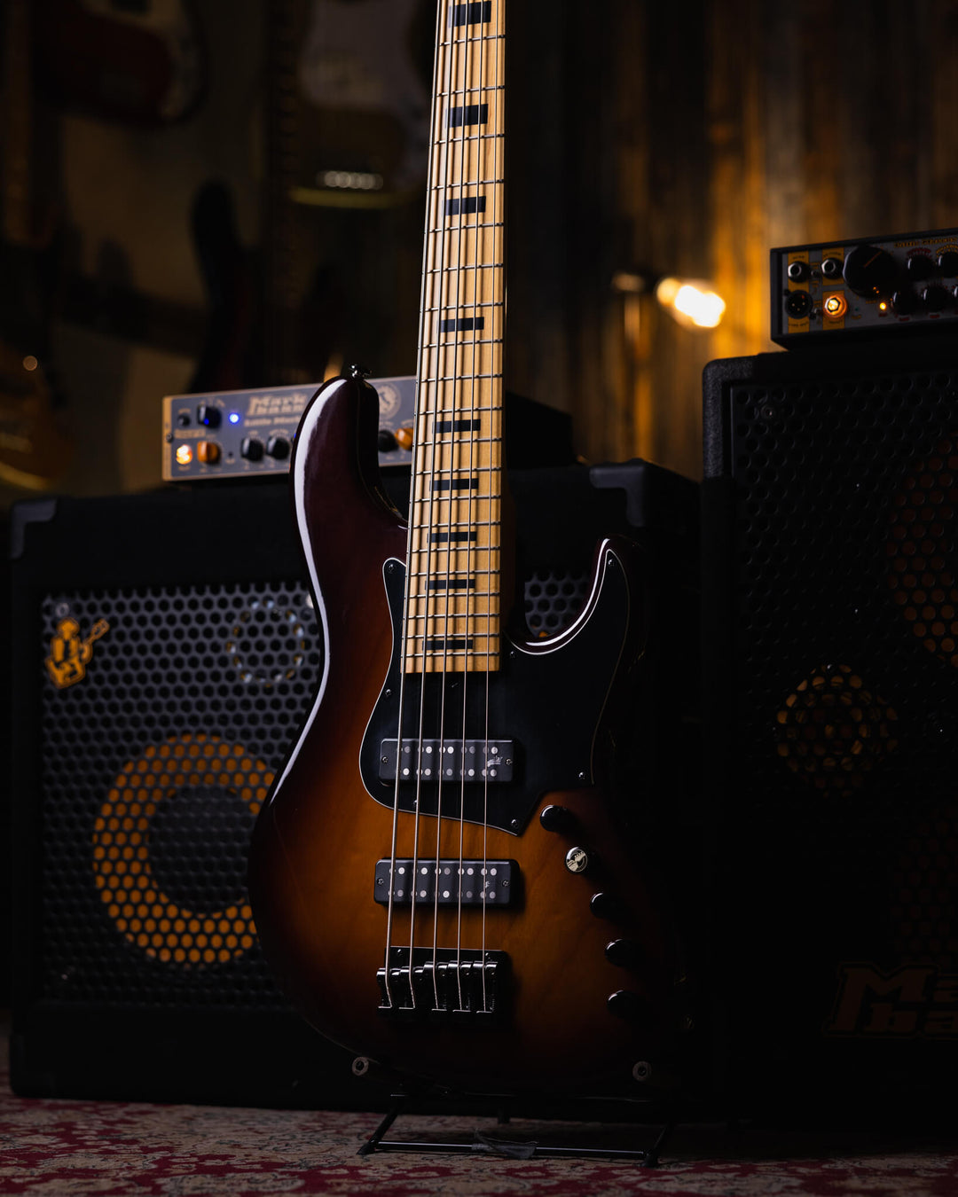 Soame H524 Sunburst 2017 - Bajo Eléctrico | Estos increíbles bajos toman todo lo bueno de modelos clásicos y le integran todas las mejoras que se han creado con el tiempo, detalles cómo sus necks encastrados a 6 tornillos, puente de alta masa y sistema ac