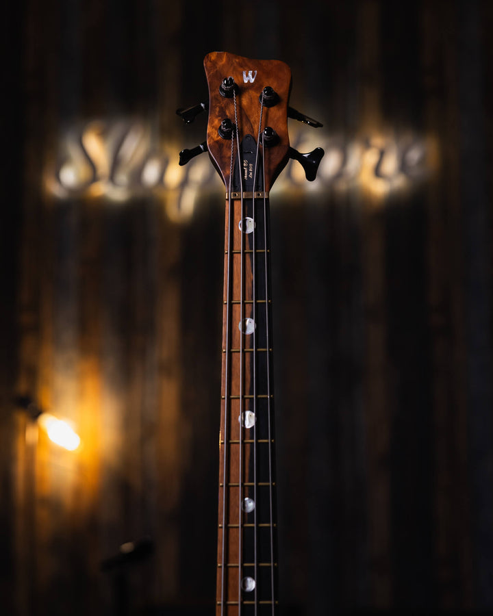 Warwick Thumb BO Vavona Burl Limited Edition 2013 - Bajo Eléctrico | Cuerpo • Modelo: Thumb• Madera: Swamp Ash• Top: Vavona Burl• Terminación: Satin Brazo • Madera: Wenge • Perfil: “C”• Terminación: Satin • Espaciado: 18 mm• Escala: 34” • Nuez: Just-A-Nut