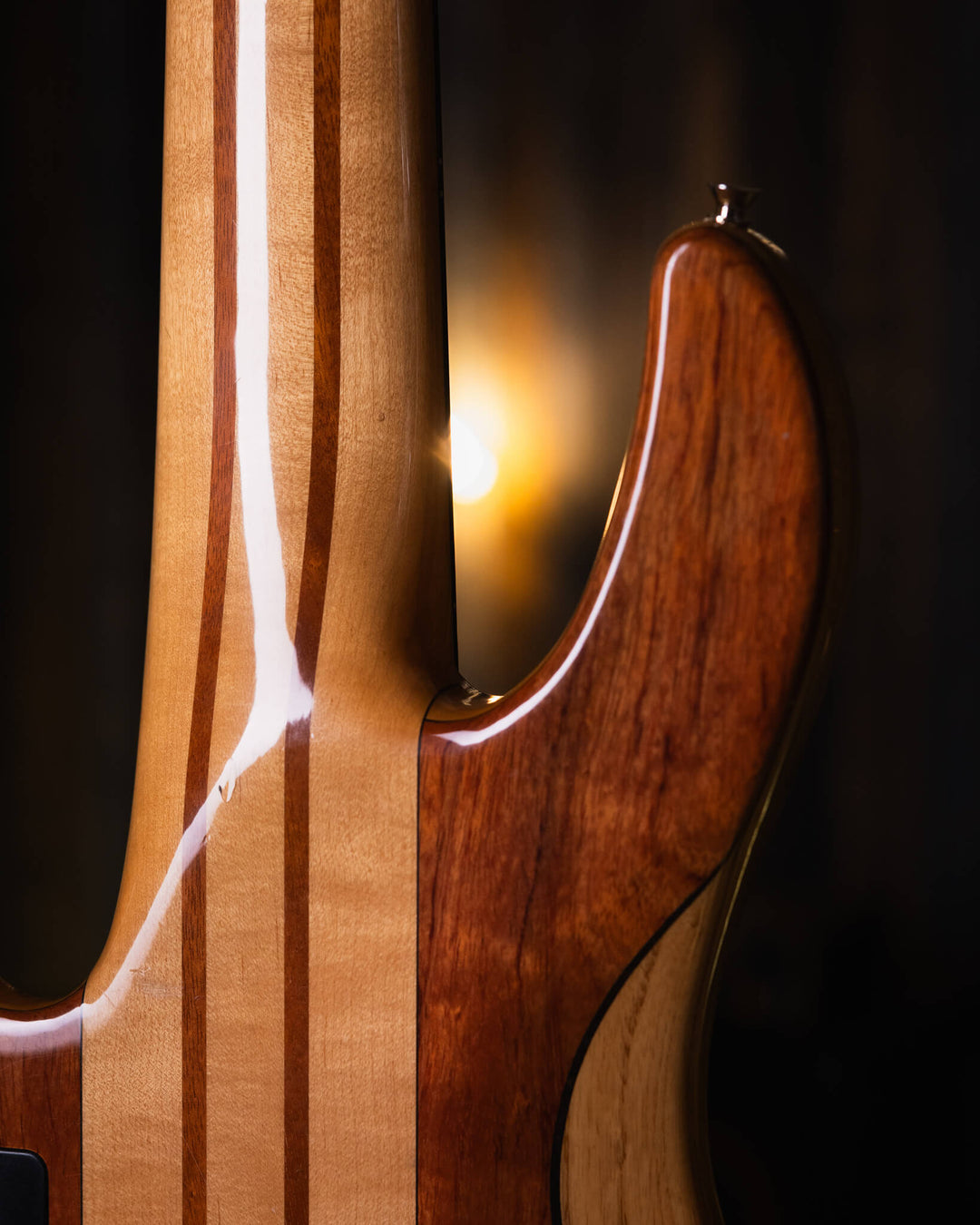 Yamaha TRB-6PII Natural Bubinga Top 2009 - Bajo Eléctrico | Cuerpo • Modelo: TRB-6 PII• Madera: Ash • Top: Bubinga • Terminación: Gloss Brazo • Madera: 5-Piezas Maple/Mahogany • Terminación: Neck thru / Gloss• Espaciado: 18mm• Escala: 35"• Nuez: hueso Dia