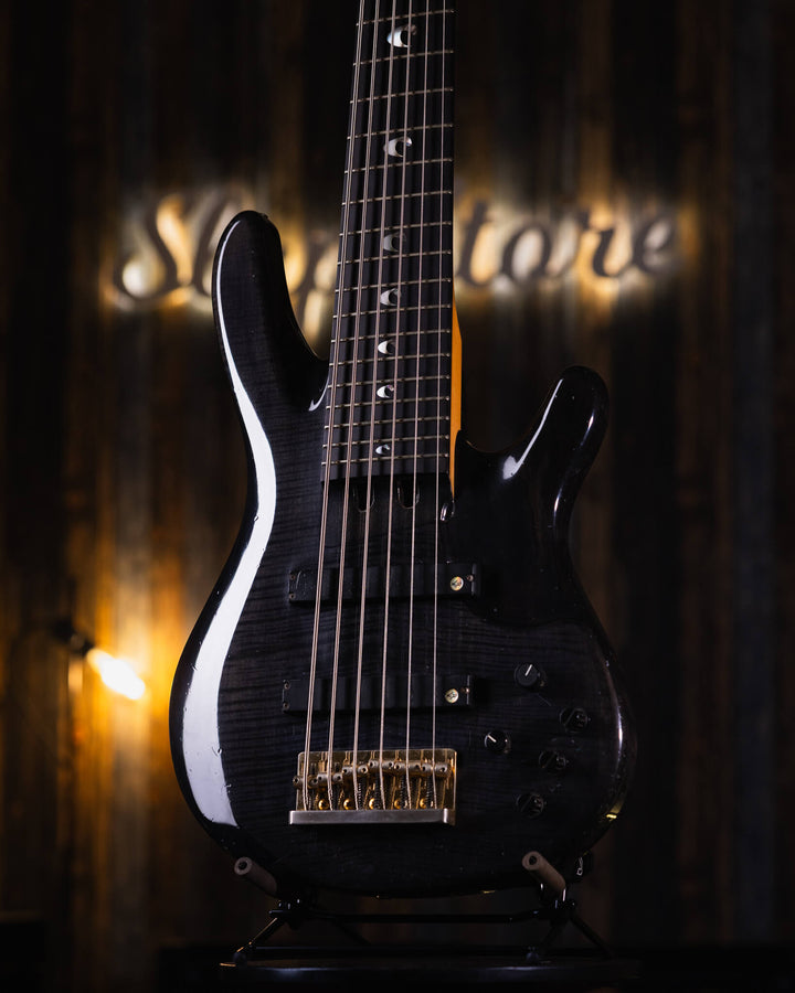 Yamaha TRB-JPI Charcoal Grey '94 - Bajo Eléctrico | Cuerpo • Modelo: TRB-JPI• Madera: Multiple Layer Ash/Alder • Top: Flamed Maple• Terminación: Gloss Brazo • Madera: Maple• Perfil: TRB JP • Terminación: Gloss• Espaciado: 24 mm• Escala: 34"• Nuez: 56" Dia