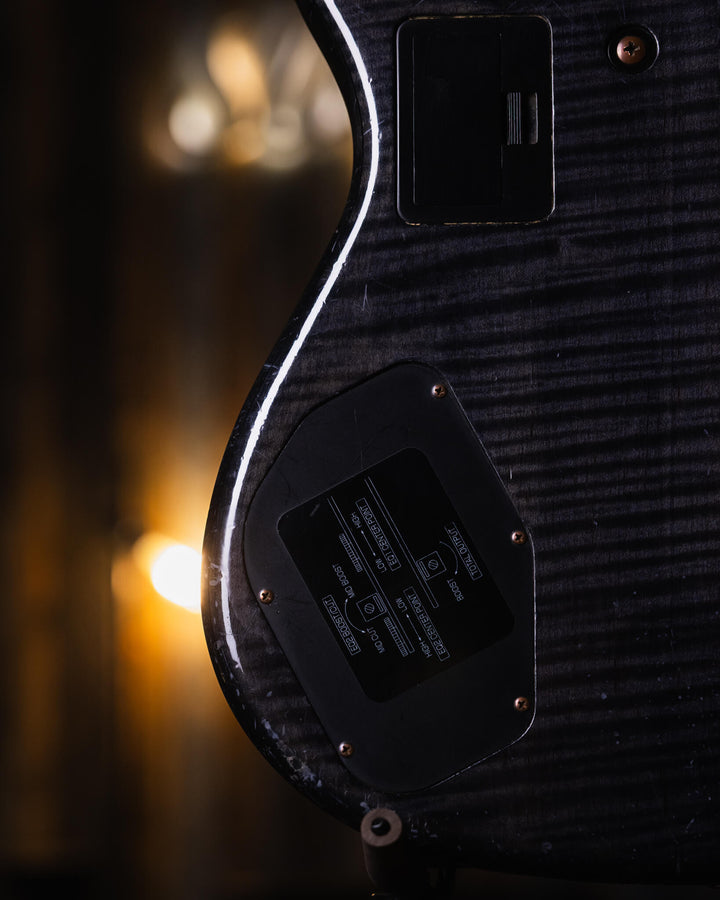 Yamaha TRB-JPI Charcoal Grey '94 - Bajo Eléctrico | Cuerpo • Modelo: TRB-JPI• Madera: Multiple Layer Ash/Alder • Top: Flamed Maple• Terminación: Gloss Brazo • Madera: Maple• Perfil: TRB JP • Terminación: Gloss• Espaciado: 24 mm• Escala: 34"• Nuez: 56" Dia