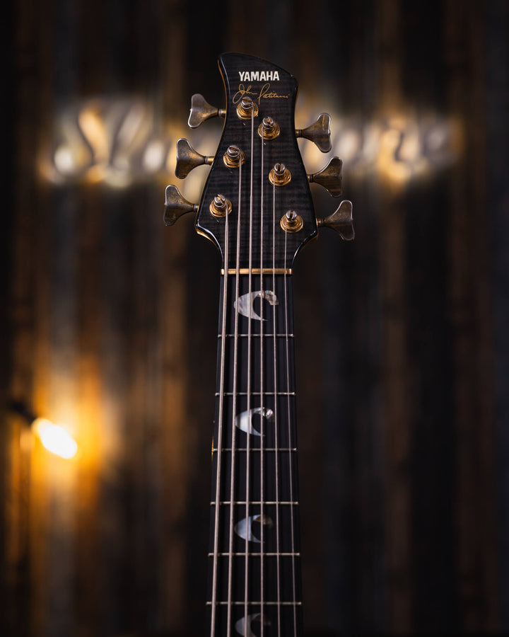 Yamaha TRB-JPI Charcoal Grey '94 - Bajo Eléctrico | Cuerpo • Modelo: TRB-JPI• Madera: Multiple Layer Ash/Alder • Top: Flamed Maple• Terminación: Gloss Brazo • Madera: Maple• Perfil: TRB JP • Terminación: Gloss• Espaciado: 24 mm• Escala: 34"• Nuez: 56" Dia