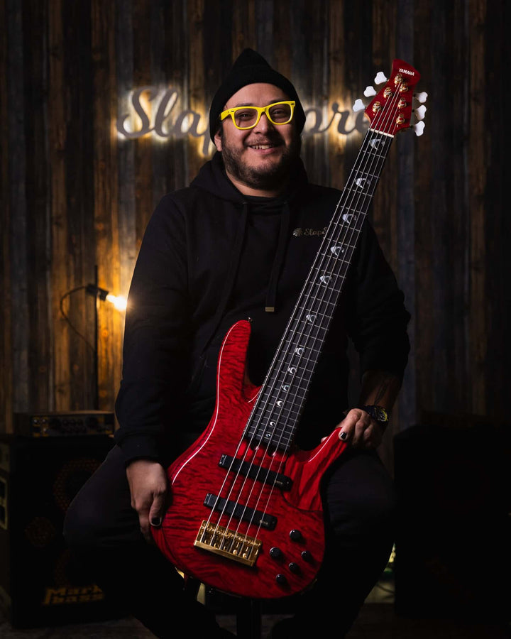 Yamaha TRB-JP2 Translucent Dark Red 20XX - Bajo Eléctrico | Cuerpo • Modelo: TRB-JP2• Madera: Figured Maple/Ash/Alder/Maple• Top: Figured Maple• Terminación: Gloss Polyurethane Brazo • Madera: Maple 3-Piece• Perfil: Custom "D"• Terminación: Gloss Polyuret