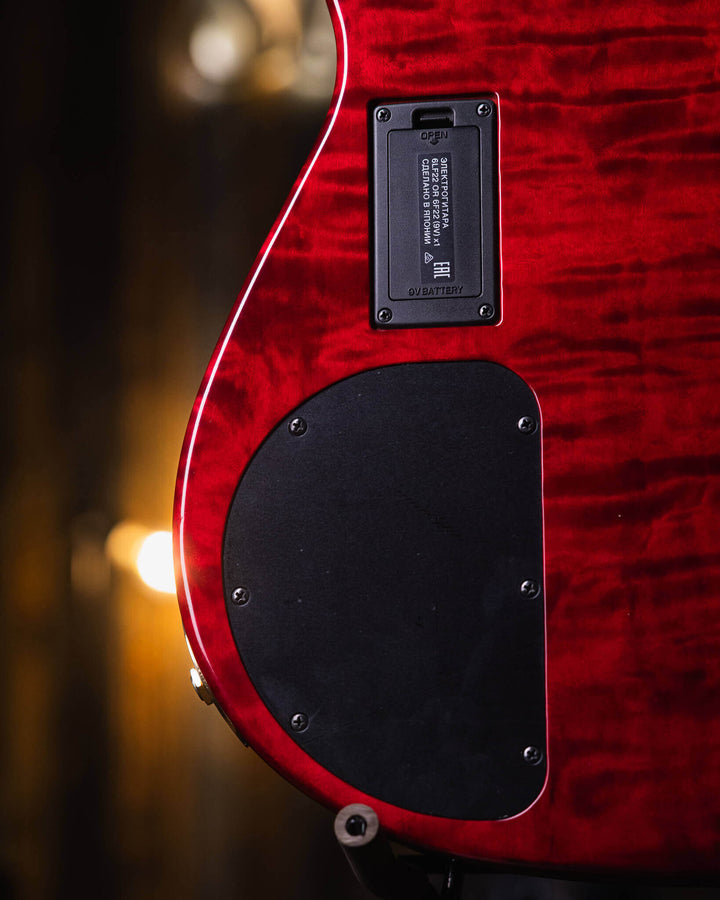 Yamaha TRB-JP2 Translucent Dark Red 20XX - Bajo Eléctrico | Cuerpo • Modelo: TRB-JP2• Madera: Figured Maple/Ash/Alder/Maple• Top: Figured Maple• Terminación: Gloss Polyurethane Brazo • Madera: Maple 3-Piece• Perfil: Custom "D"• Terminación: Gloss Polyuret