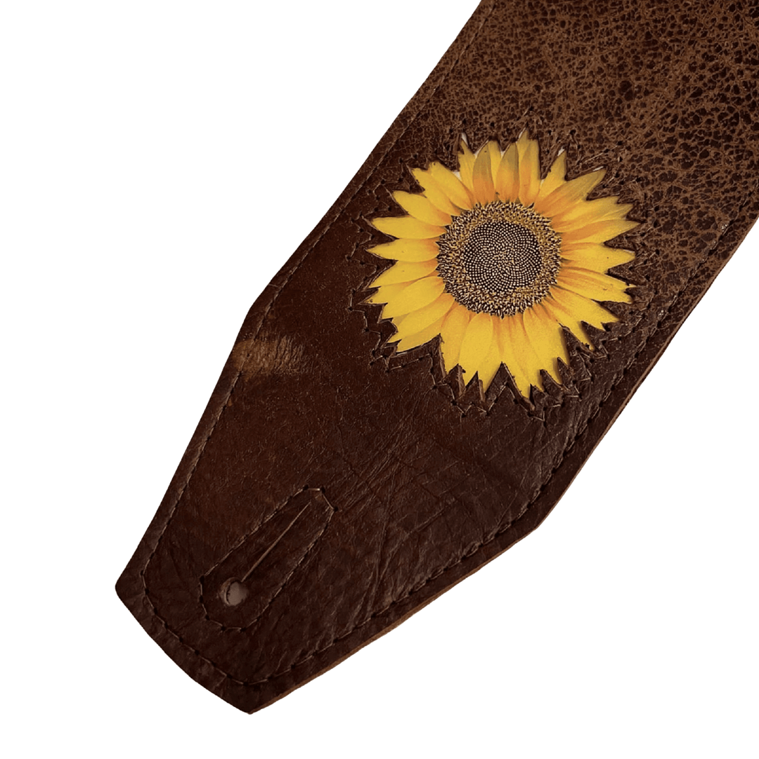 LK Strap Nicole Row Dark Brown - Correa de Bajo | * Modelo Signature de Nicole Row, bajista de Panic at the Disco** Foto referencial: Al ser un producto de cuero, el color y patrón puede variar ligeramente*** Hecha a mano en New York, USA | Gearhub