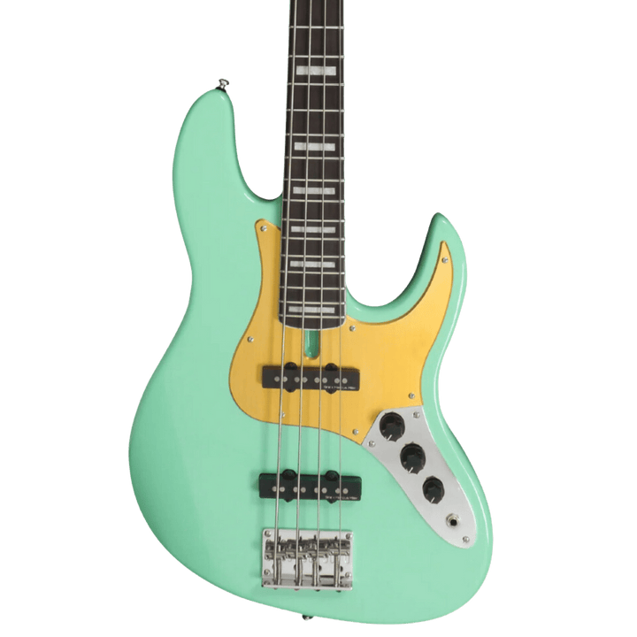 Sire V5R-24 Mild Green - Bajo Eléctrico | Si me hubiesen mostrado los bajos Sire guiándonos solamente por el precio, habría tenido muchas dudas sobre qué tan buenos serían. Afortunadamente, tuve la oportunidad de ver uno y tocarlo sin saber cuánto costaba