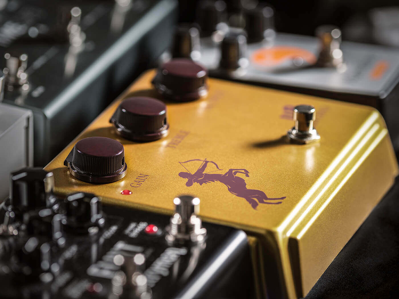 MXR® BASS FUZZ DELUXE - Pedal de Bajo | Gearhub 🌶️