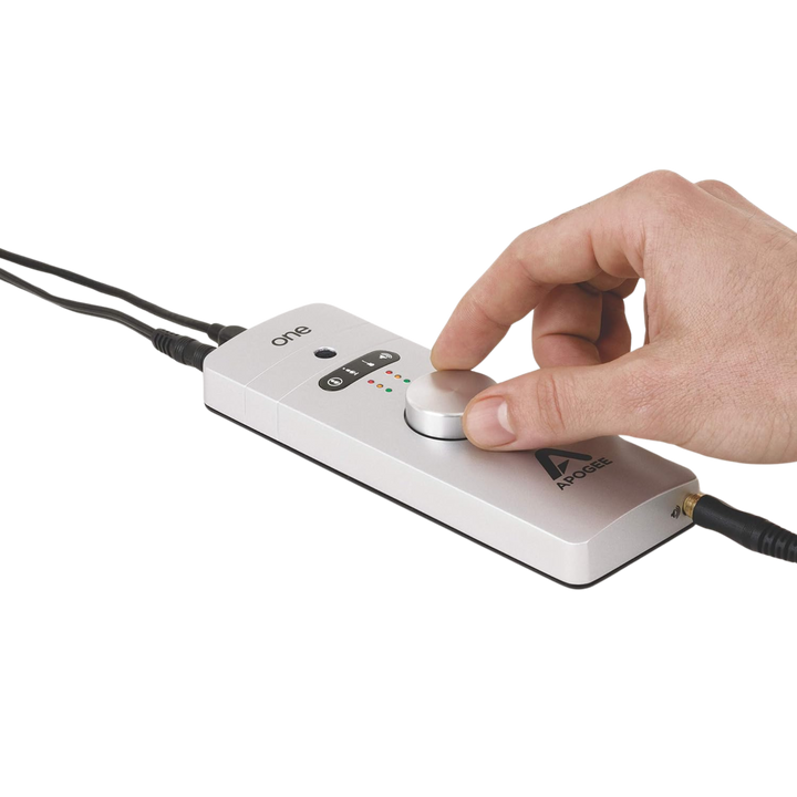 Apogee One for Mac, IPad, IPhone - Interfaz de Audio | Apogee Una es una interfaz de audio USB portátil todo en uno que le brinda todo lo que necesita para realizar grabaciones profesionales sobre la marcha. Conecta un micrófono, guitarra o utiliza el exc