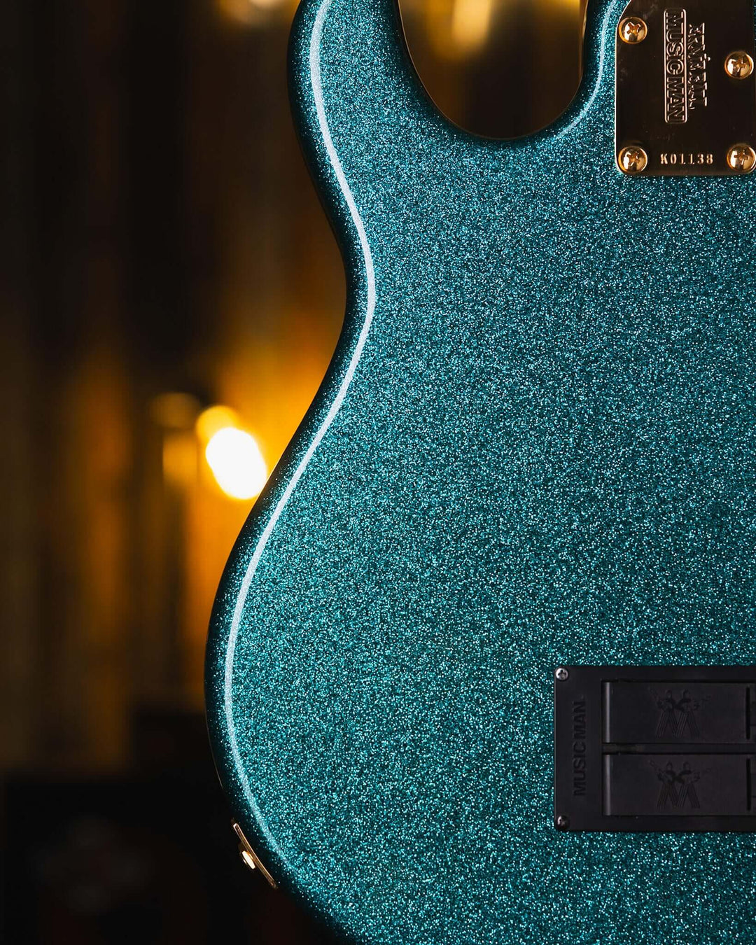 Musicman Stringray 5 Special 5 H Ocean Sparkle 2024 - Bajo Eléctrico | El primer bajo diseñado completamente por Ernie Ball MusicMan, el Stingray 5, apareció en 1987 y desde ese momento se ha convertido en un estándar de la industria. El StingRay5 satisfa