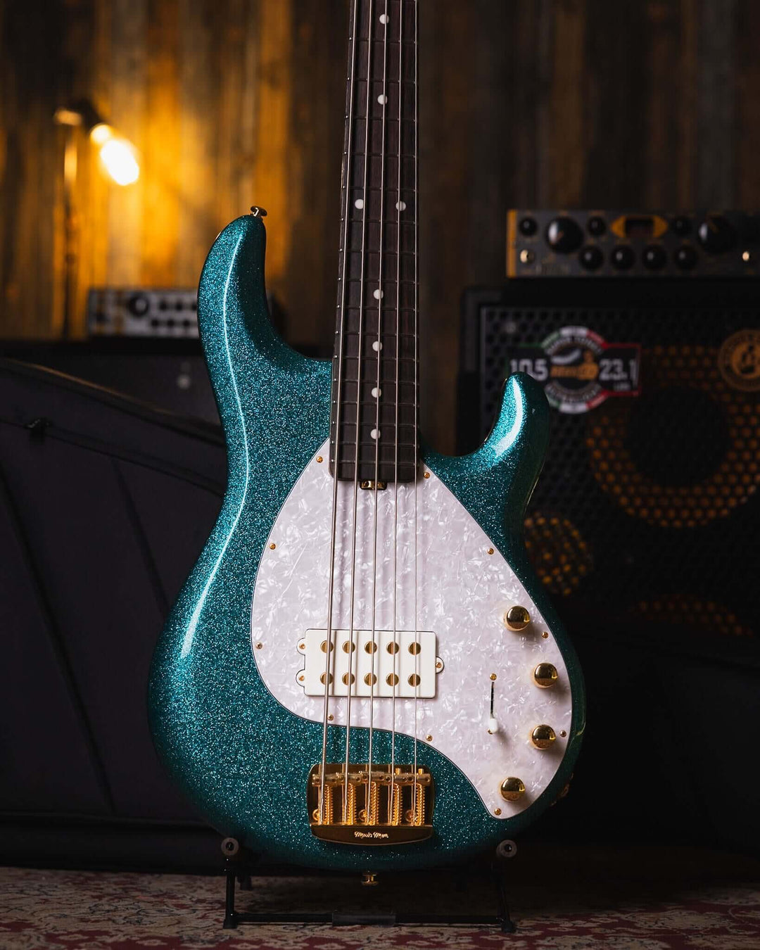 Musicman Stringray 5 Special 5 H Ocean Sparkle 2024 - Bajo Eléctrico | El primer bajo diseñado completamente por Ernie Ball MusicMan, el Stingray 5, apareció en 1987 y desde ese momento se ha convertido en un estándar de la industria. El StingRay5 satisfa