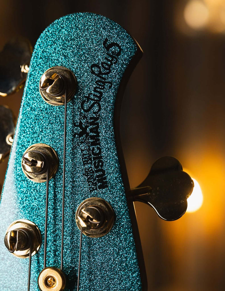 Musicman Stringray 5 Special 5 H Ocean Sparkle 2024 - Bajo Eléctrico | El primer bajo diseñado completamente por Ernie Ball MusicMan, el Stingray 5, apareció en 1987 y desde ese momento se ha convertido en un estándar de la industria. El StingRay5 satisfa
