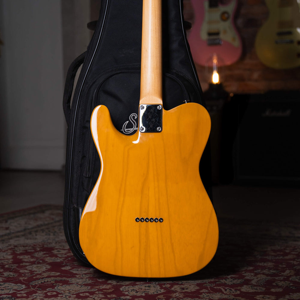 Suhr Classic T Trans Butterscotch 2019 - Guitarra Eléctrica | El Classic T cuenta con un nuevo perfil de cuello estándar C vintage de los años 60. El Classic T conserva muchas de las especificaciones originales del Classic T Pro, incluido el sistema de ca