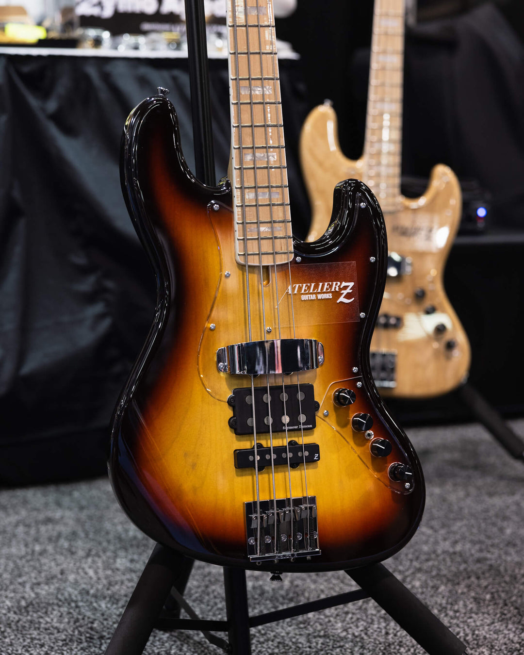 Atelier Z JHJ-M245 3-Tone Sunburst NAMM Show 2024 - Bajo Eléctrico | Friends, we purchased the entire Atelier Z booth at NAMM Show 2024, and this is one of the sample basses that they had that blew people's mind at the show. It's now packed and ready to s